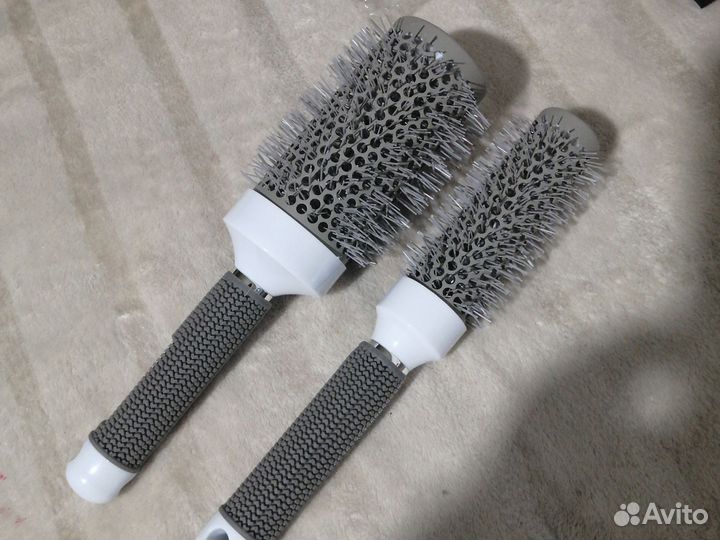 Расчёска для фена и пеньюар парикмахерская