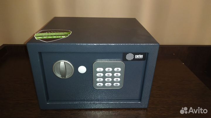 Сейф мебельный Cactus CS-SF-E18