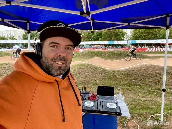 Музыка на мероприятие, Диджей (DJ)