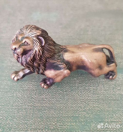 Бронзовая статуэтка