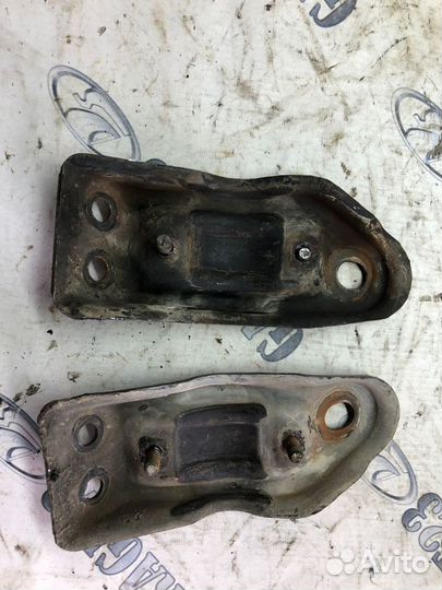 Крепление подрамника переднее bmw e 34