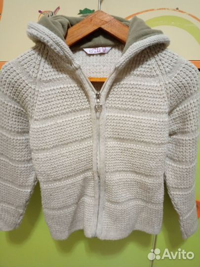 Вязаная кофточка