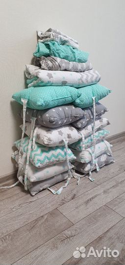 Бортики подушки в кроватку