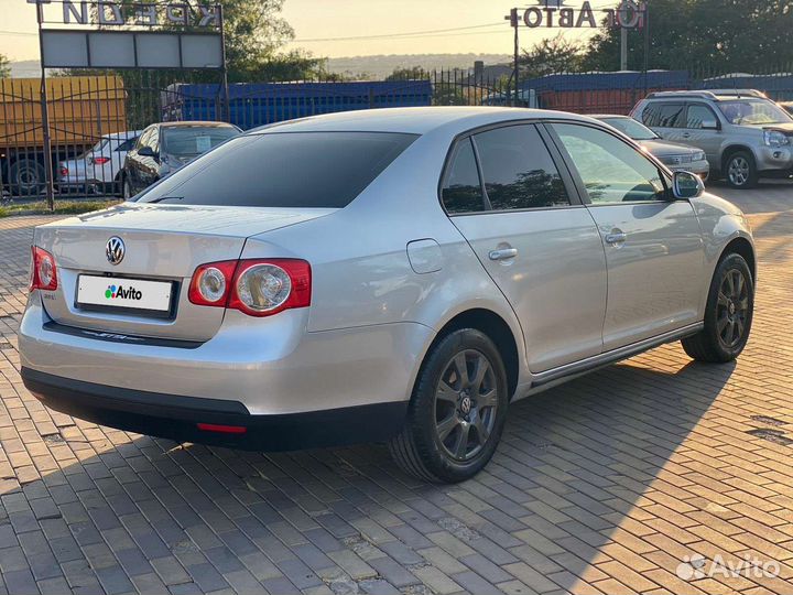 Volkswagen Jetta, 2009