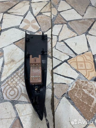 Блок управления стеклоподъемниками Mazda 6 седан