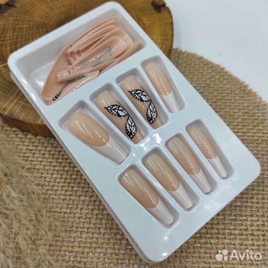 Накладные ногти (типсы) с готовым дизайном