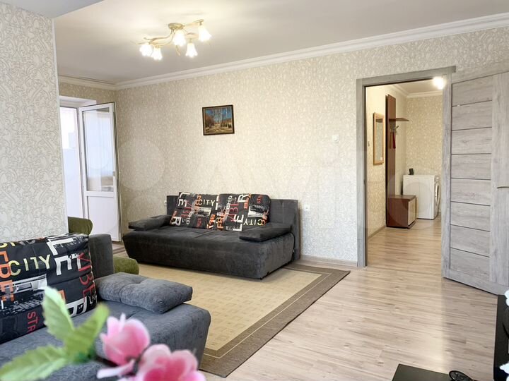 2-к. квартира, 65 м², 6/8 эт.