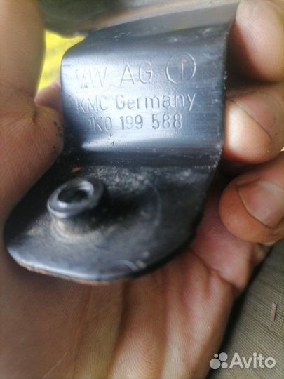 Кронштейн двигателя Skoda Yeti 5L cfhf 2.0 2013