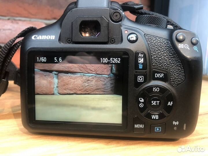 Зеркальный фотоаппарат canon 1300d + аксессуары