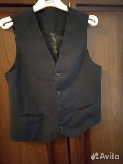 Жилетка для мальчика школьная