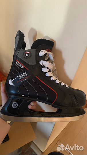 Коньки хоккейные