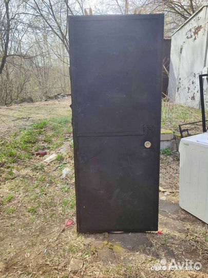 Металлическая дверь бу