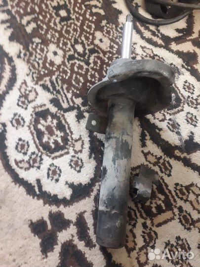 Передняя стойка на ford focus 2