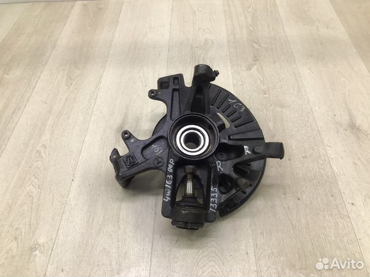 Кулак поворотный передний правый Mercedes ML w 163