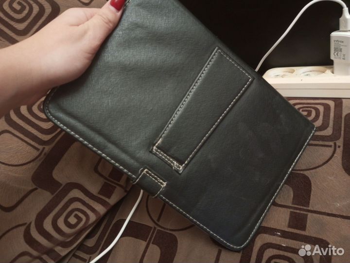 Чехол книжка с клавиатурой для планшета