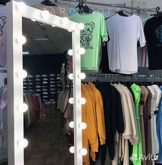 Гримерное зеркало с подсветкой