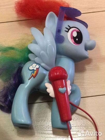 My Little Pony с микрофоном.Поет