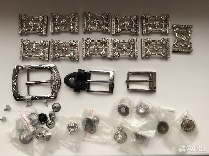 Шарф, поясок, шеврон