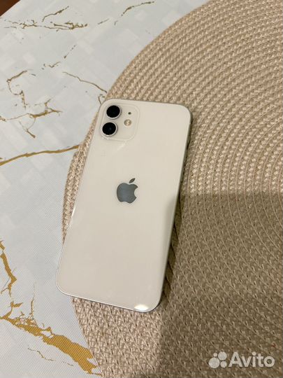 iPhone 12, 64 ГБ