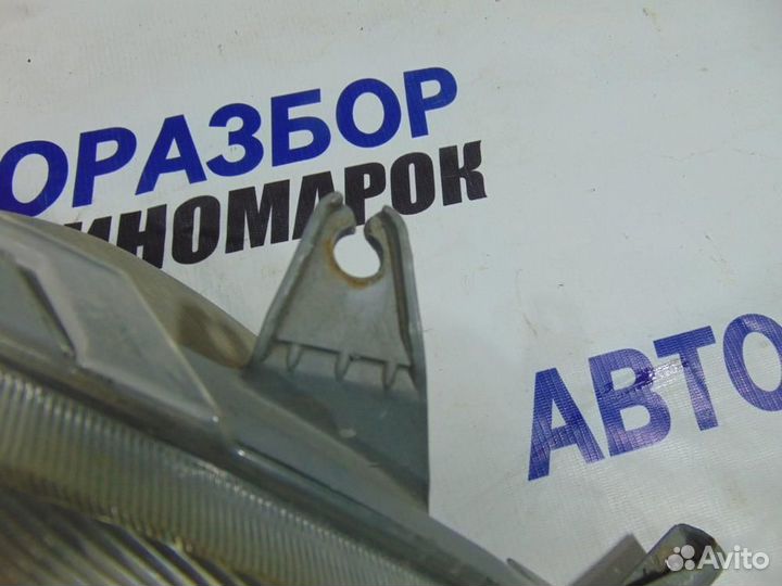 Фара правая для Toyota Yaris 1 1999-2005г