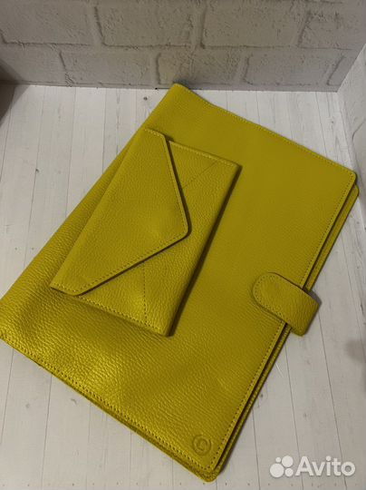 Кошелек и папка из натуральной кожи