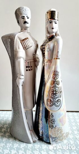 Фарфоровые статуэтки горец и горянка большие