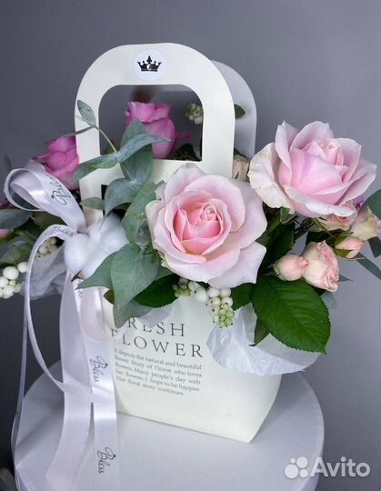 Букет цветы в сумочке