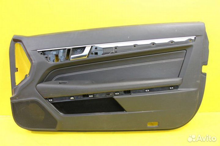 Обшивка двери правая Mercedes E-Classe C207