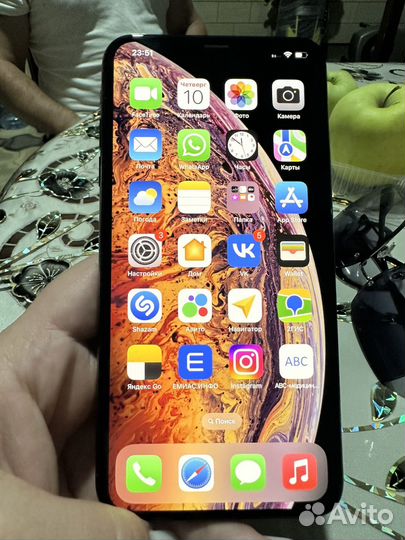Телефон iPhone xs max