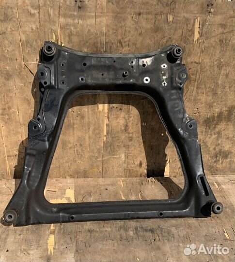 Подрамник передний Nissan Juke