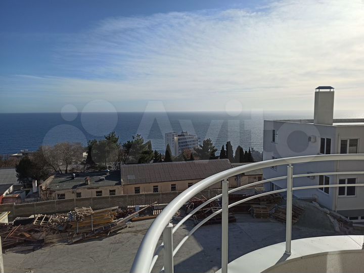 2-к. квартира, 67,5 м², 1/8 эт.