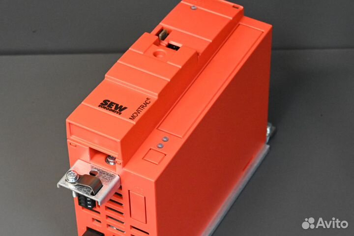 Sew Eurodrive 0.75KW MC07B0008-5A3-4-S0 новый 1 шт