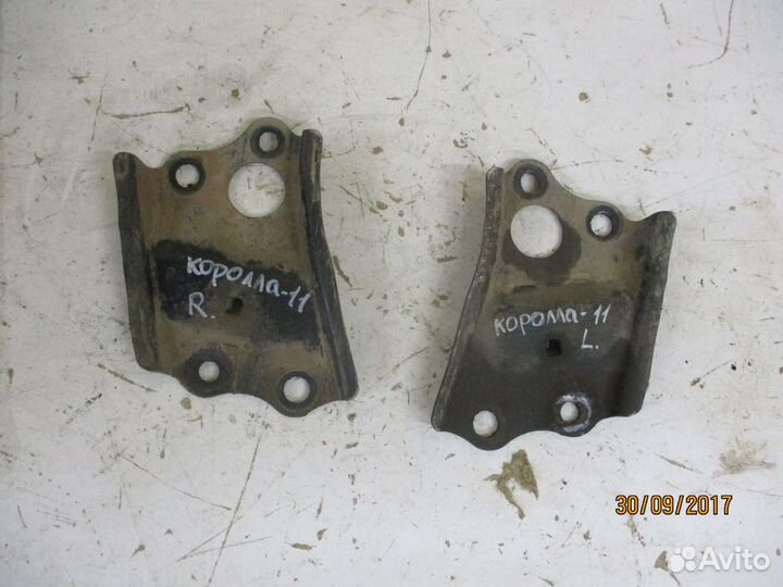 Кронштейны подрамника R L Тойота Королла 150