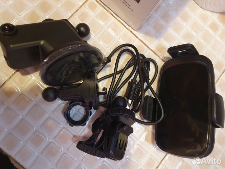 Беспроводная зарядка автомобильная