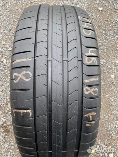 Pirelli P Zero PZ4 245/45 R18