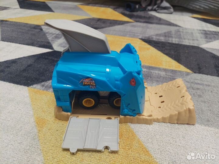 Hot wheels трек