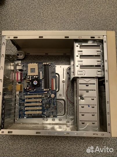 Системный блок с материнской платой
