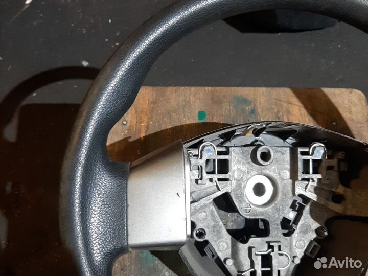 Руль Ниссан Ноут Тиида