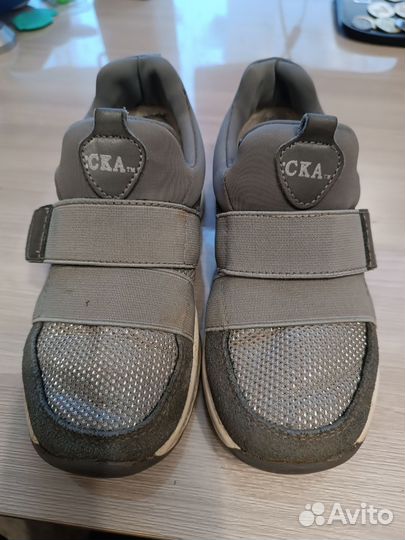 Кроссовки для девочки