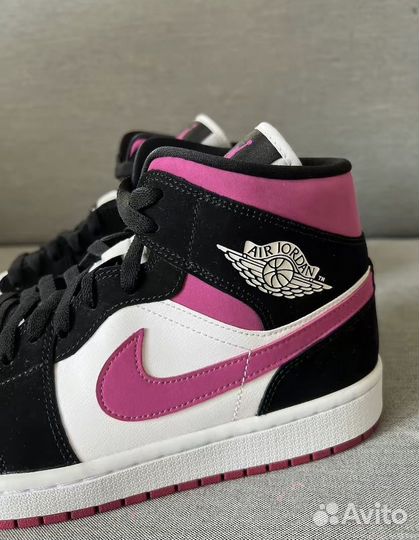 Nike Air Jordan 1 Mid Magenta