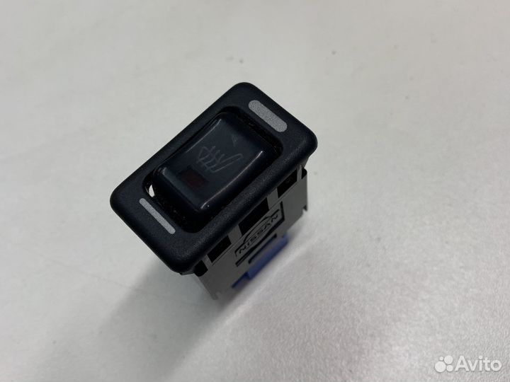 Кнопка обогрева сидений Subaru Forester SG