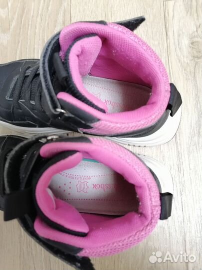 Кроссовки для девочки р. 33