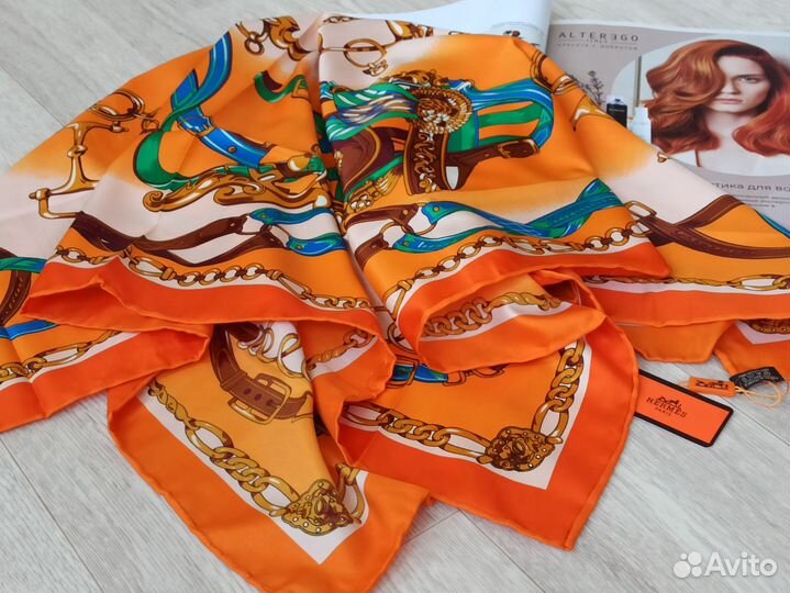 Платок оранжевый Hermes шелковый