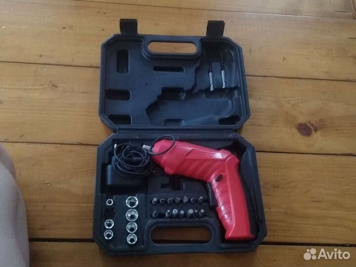 Шуруповерт leomax