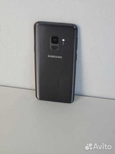 Samsung Galaxy S9, 4/64 ГБ