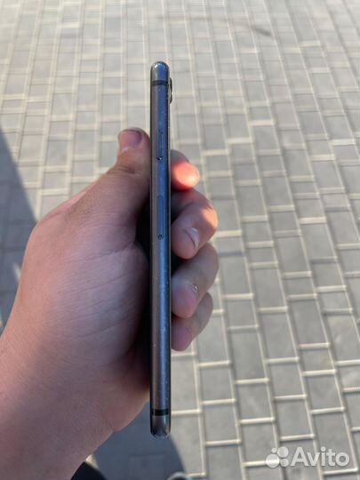 iPhone 8, 64 ГБ