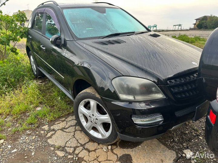 Подголовник сиденья задний Mercedes-Benz Ml350