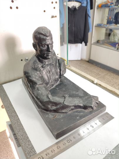 Бюст Владимир Маяковский СССР