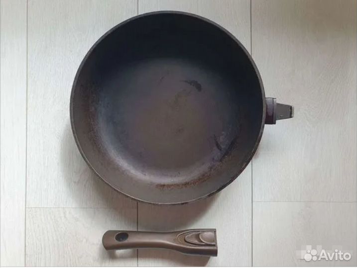 Сковорода со съемной ручкой 28 см