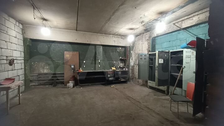 Склад-гараж, 860 м²